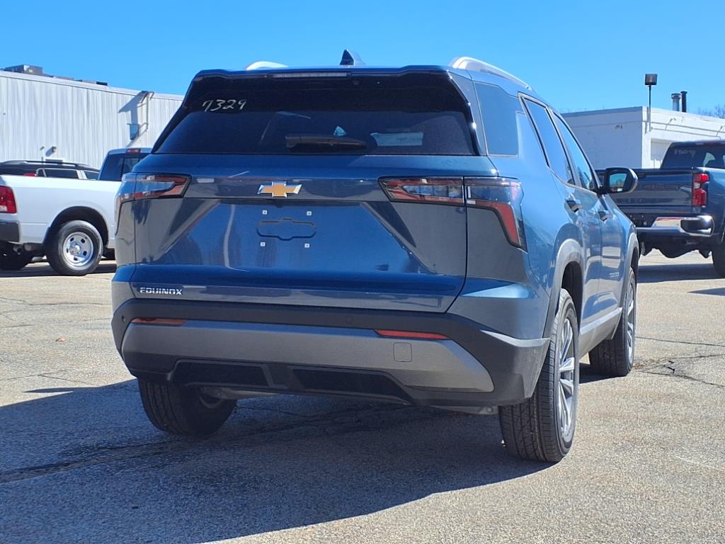 2025 Chevrolet Equinox LT photo 4