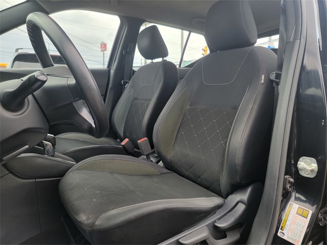 2019 Nissan Kicks SV photo 12