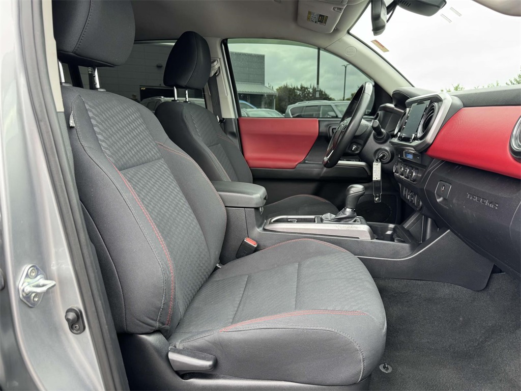2021 Toyota Tacoma SR5 photo 13