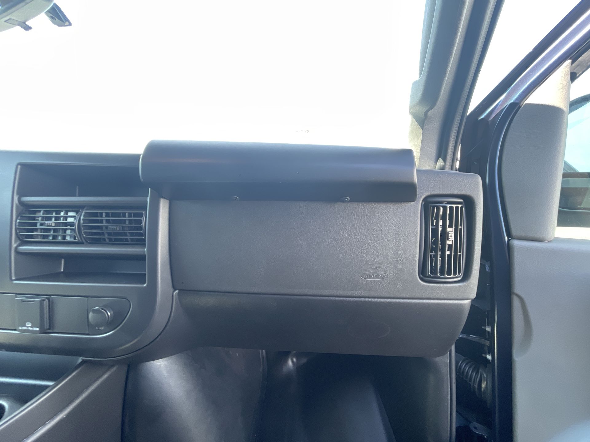 2025 Chevrolet Express Cargo 3500 photo 34