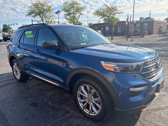 2020 Ford Explorer XLT photo 2