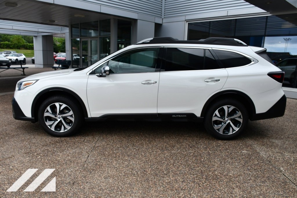 2022 Subaru Outback Touring photo 3