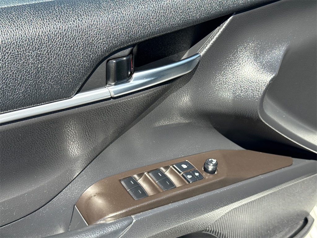 2022 Toyota Camry SE photo 27