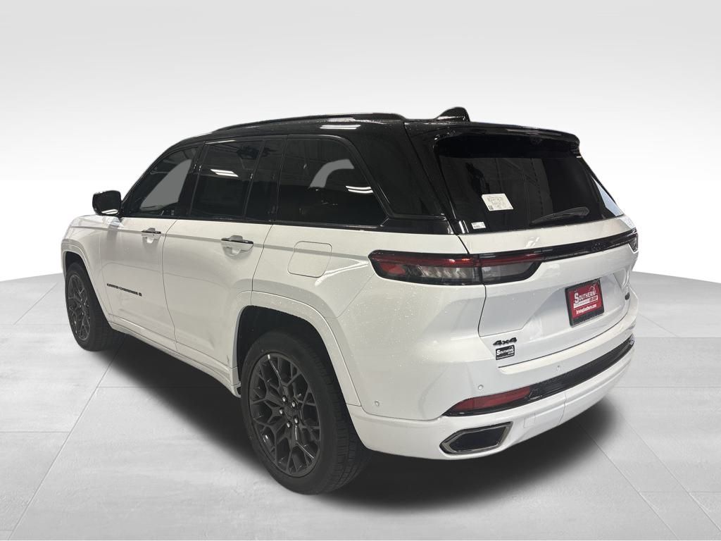 2025 Jeep Grand Cherokee Summit Reserve photo 4
