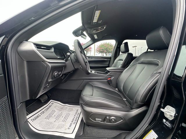 2025 Jeep Grand Cherokee Limited photo 21