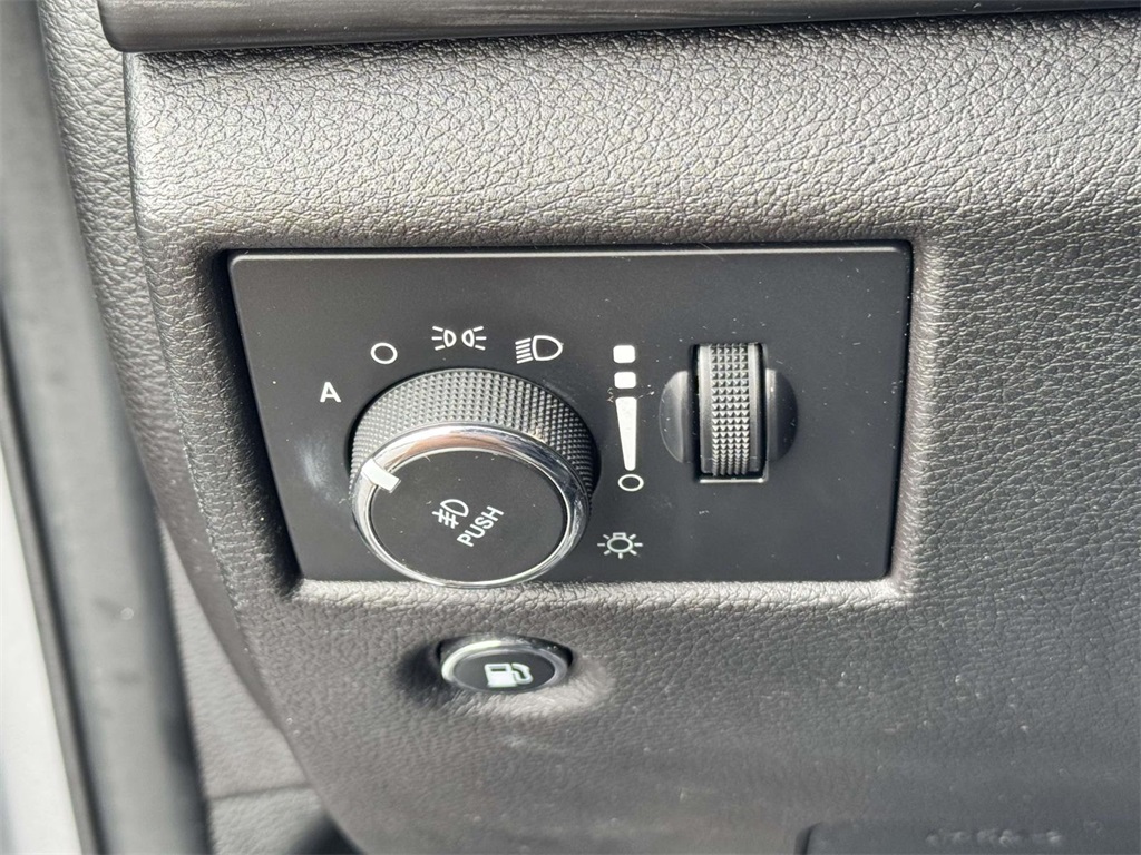 2019 Jeep Grand Cherokee Altitude photo 27