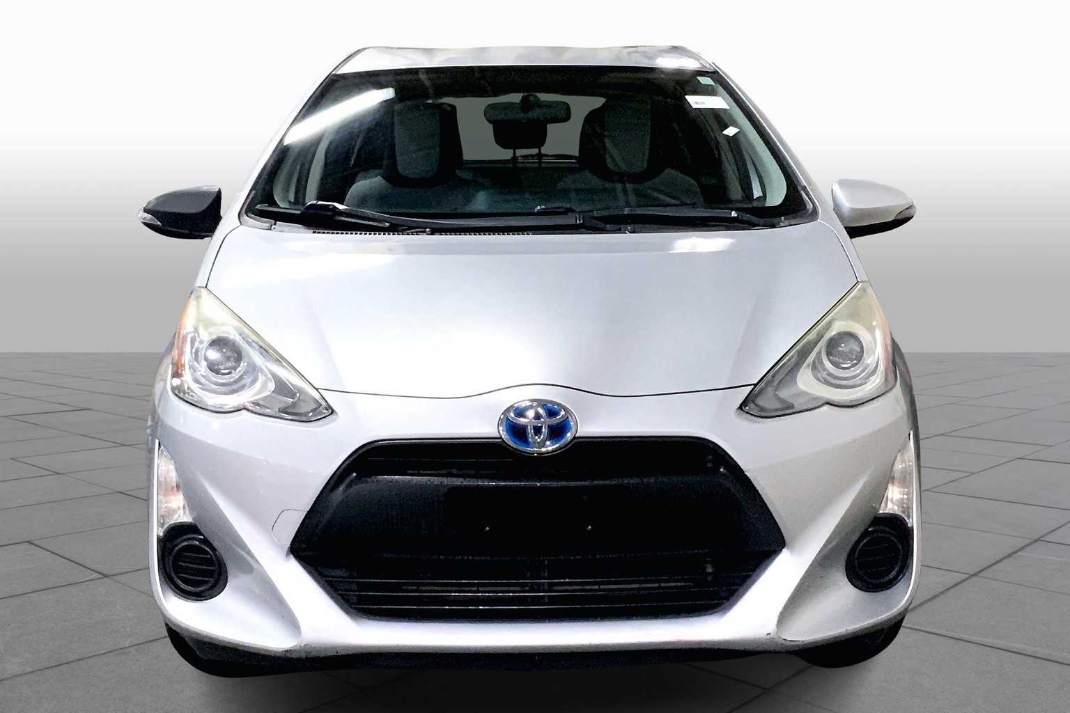 2015 Toyota Prius C One photo 3