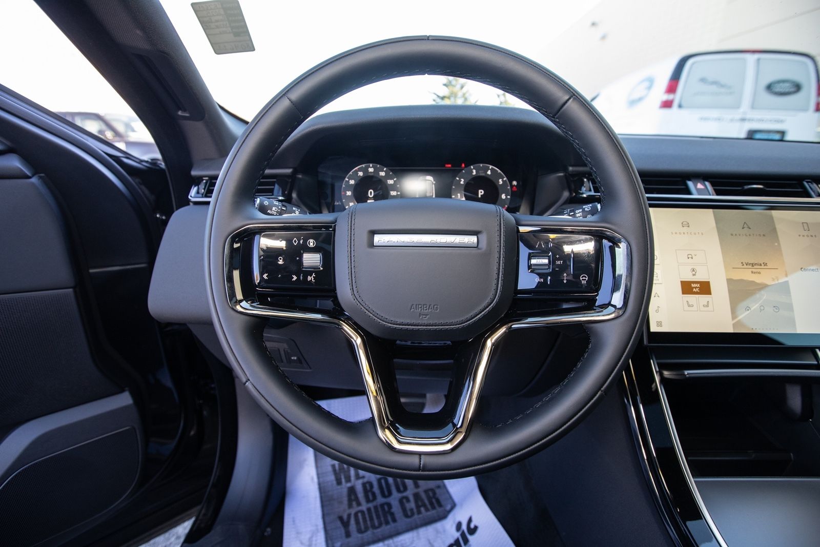 2025 Land Rover Range Rover Velar SE photo 11