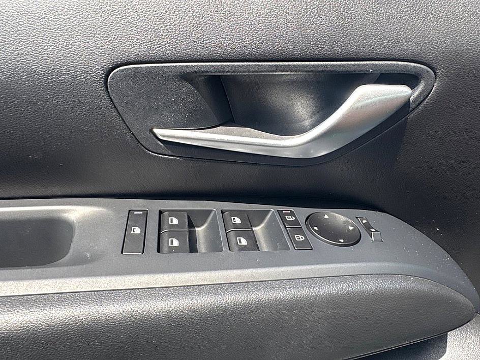 2025 Hyundai Santa Cruz SE photo 15