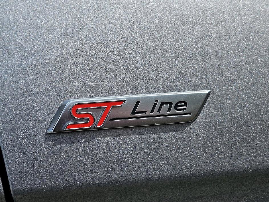 2022 Ford Edge ST-Line photo 16