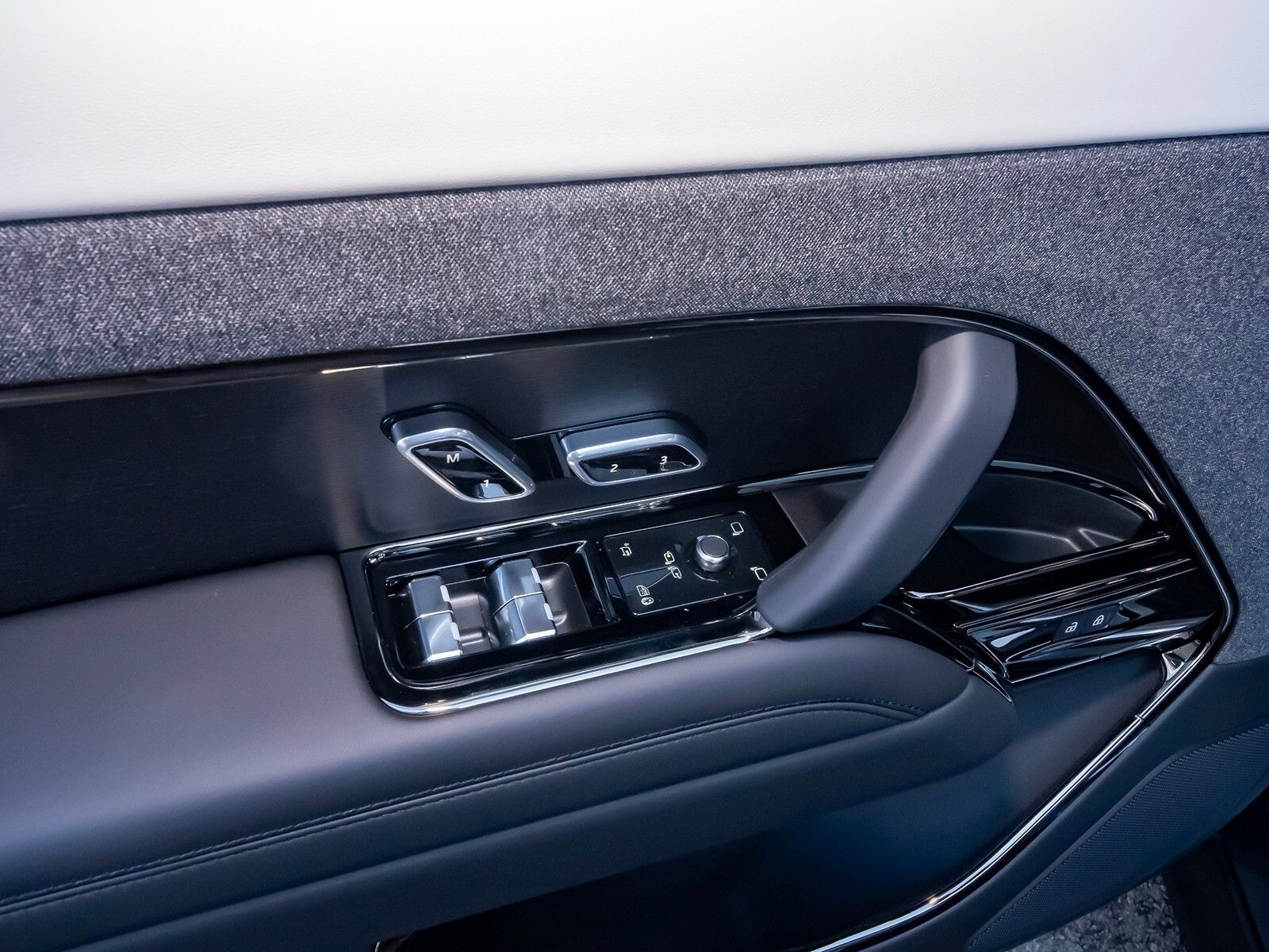 2025 Land Rover Range Rover Sport SE photo 27