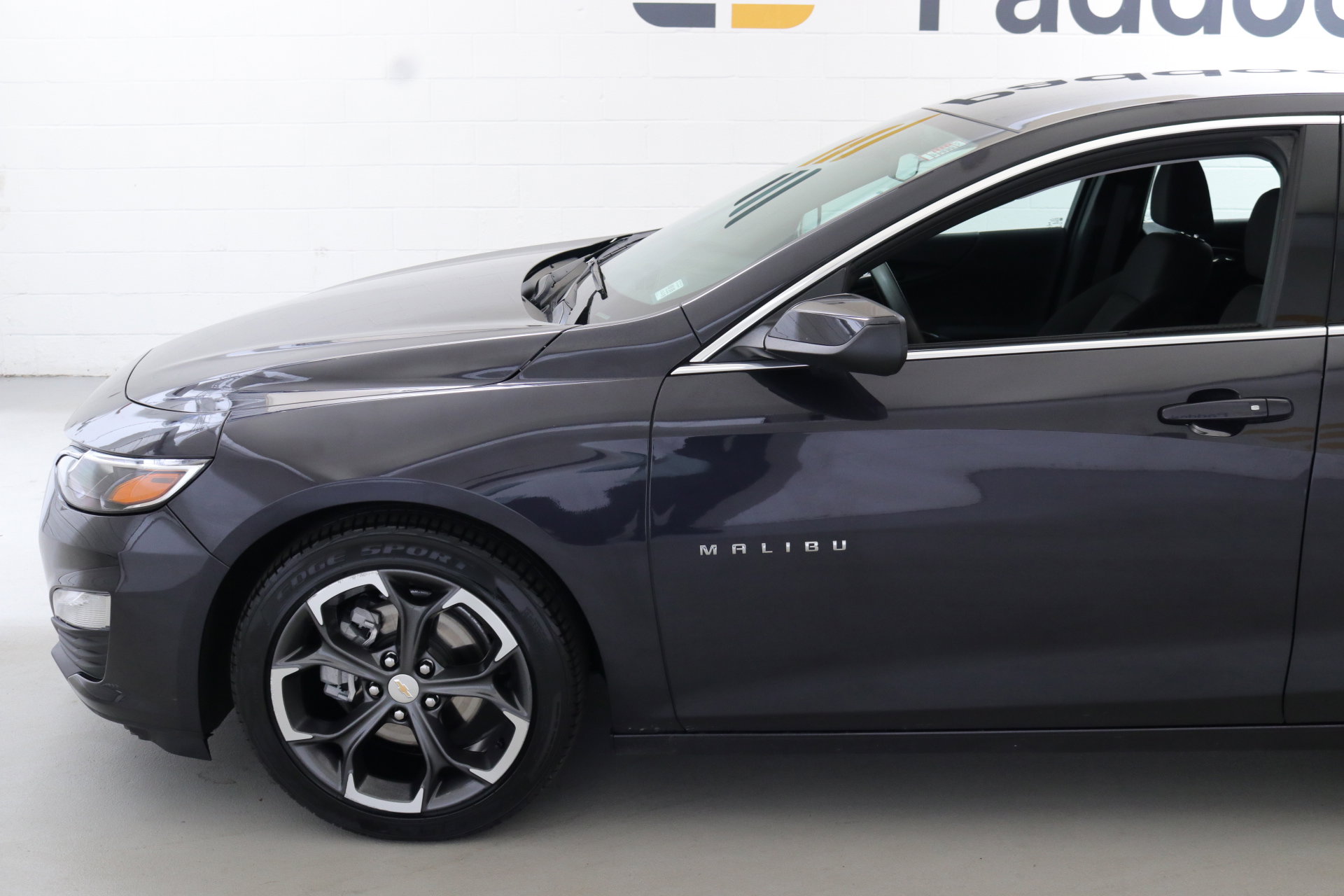 2022 Chevrolet Malibu 1LT photo 2