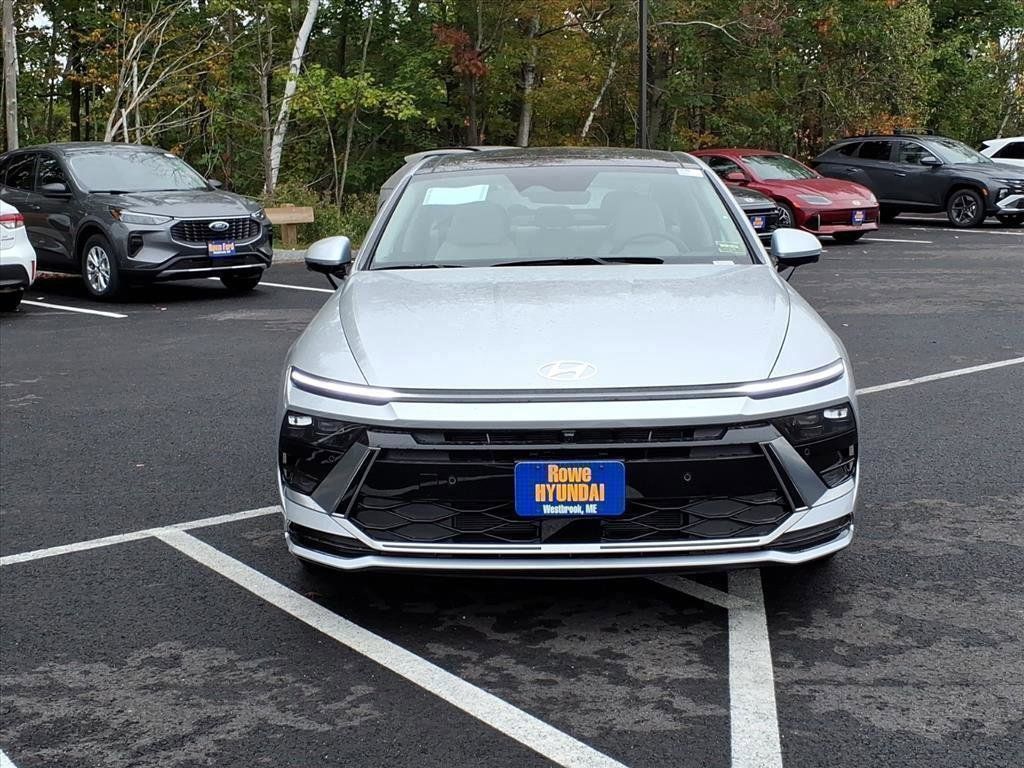 2025 Hyundai Sonata Hybrid Limited photo 2