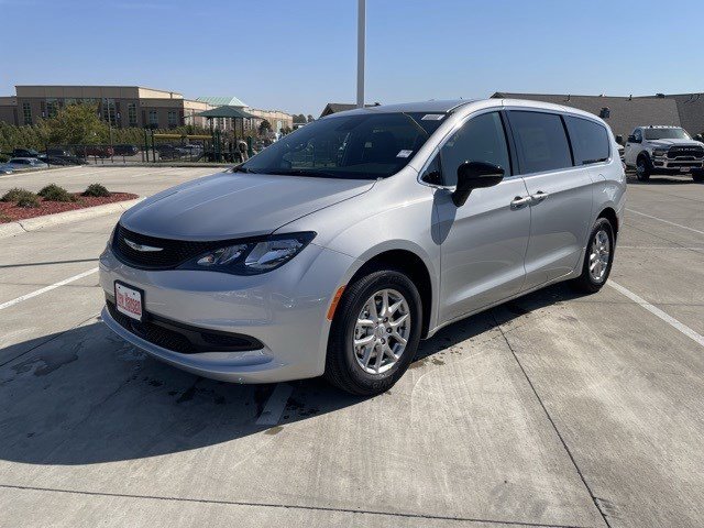 2026 Chrysler Voyager LX's photo