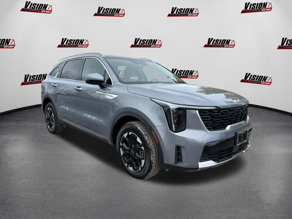 2025 Kia Sorento S photo 3
