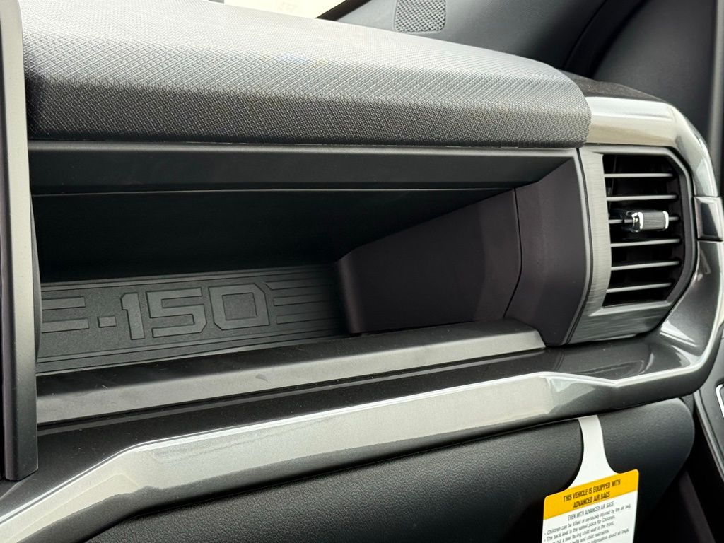 2025 Ford F-150 STX photo 9