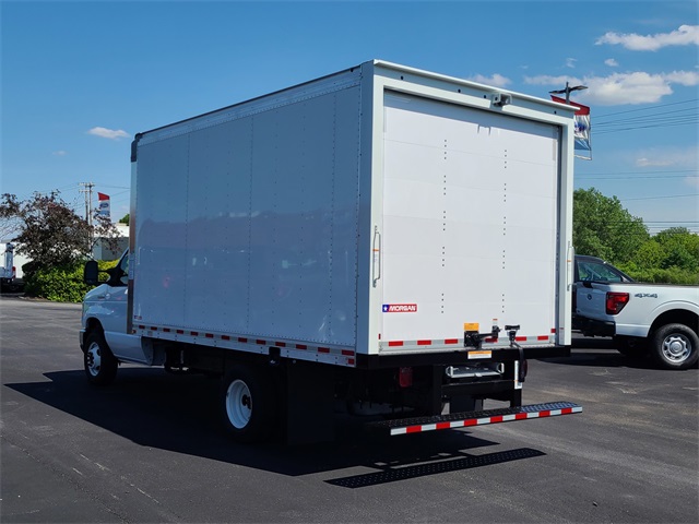 2025 Ford E-350 Base photo 6