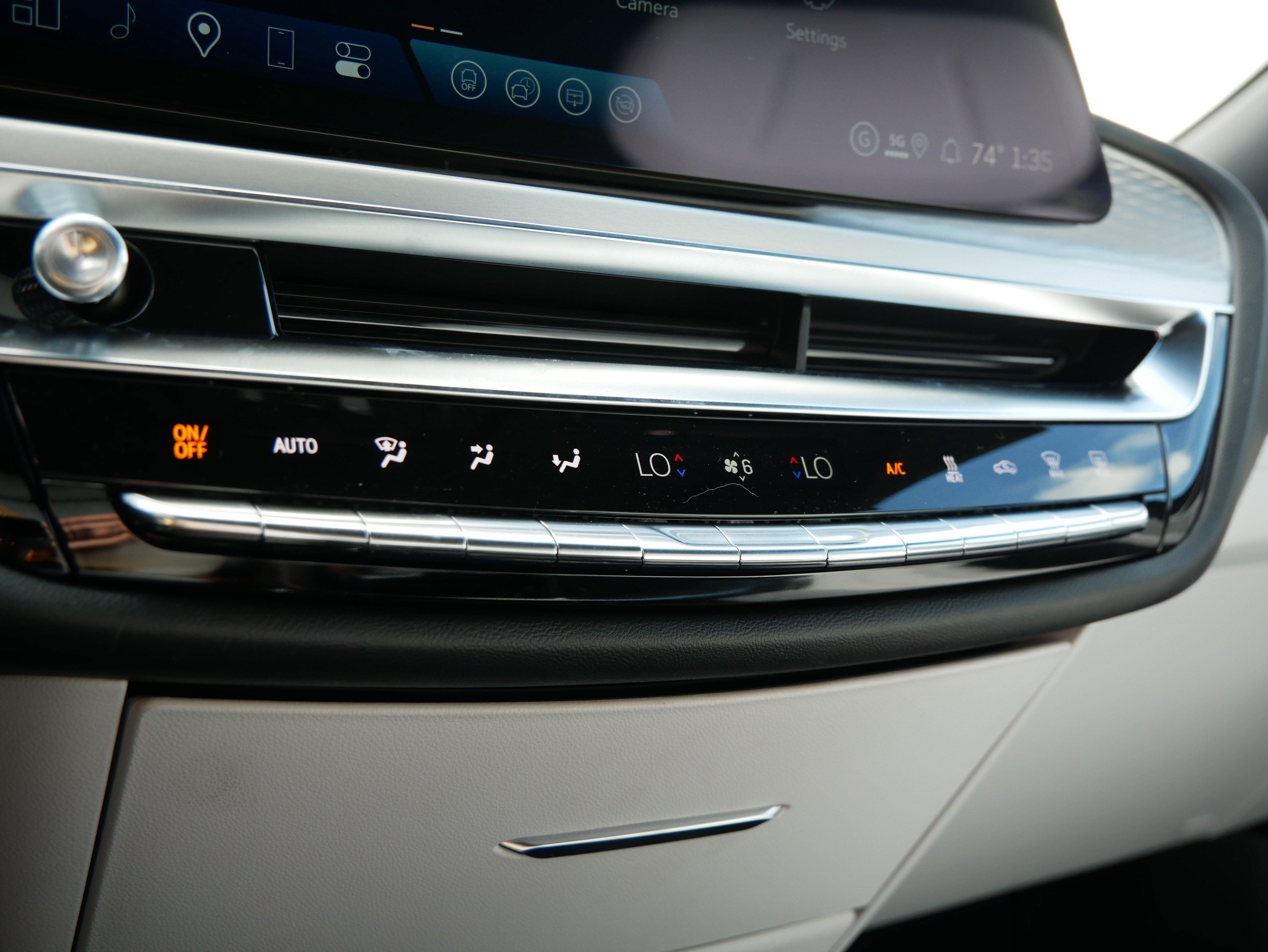 2026 Cadillac Lyriq Luxury photo 11