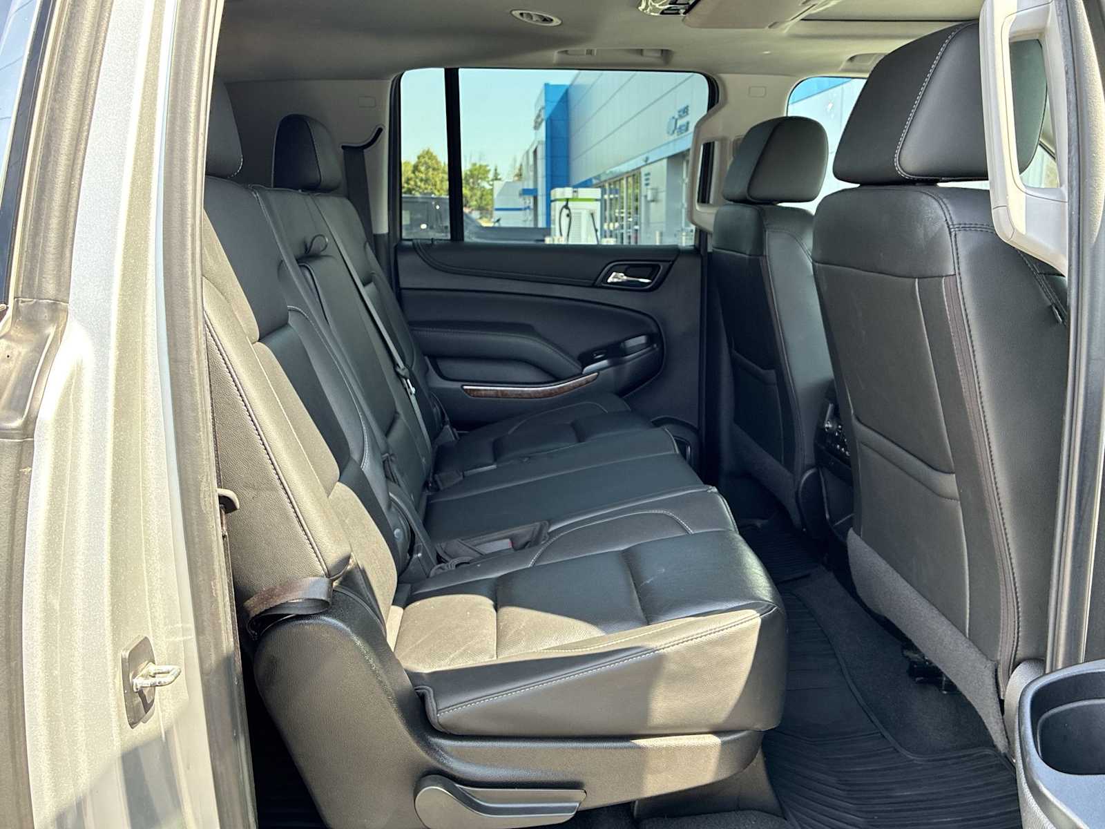 2020 Chevrolet Suburban Premier photo 28