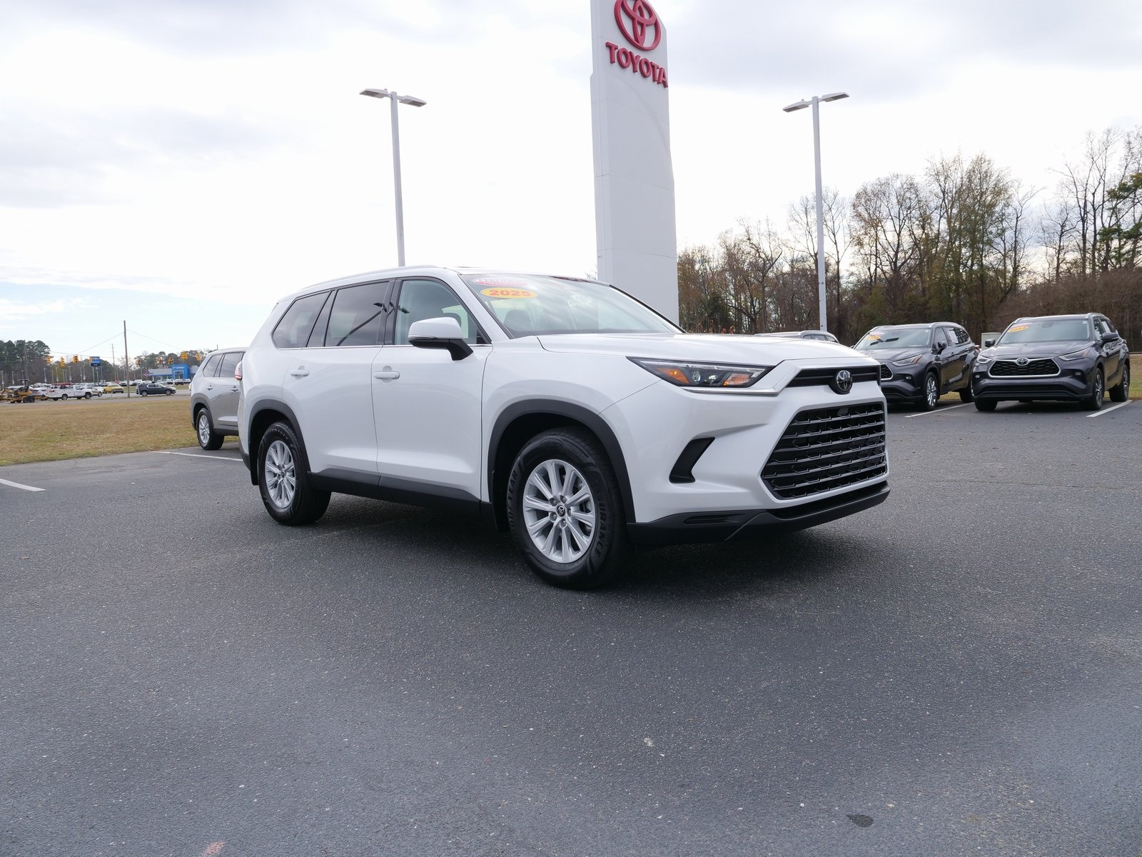 2025 Toyota Grand Highlander XLE's photo