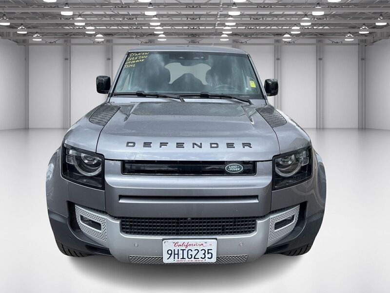 2024 Land Rover Defender 110 S photo 2