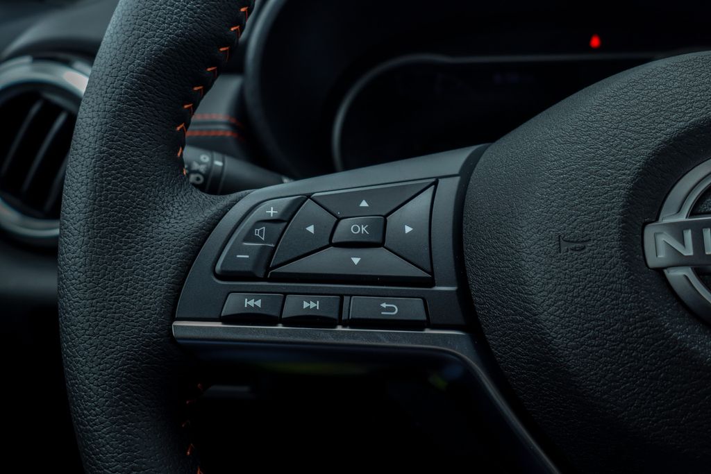 2025 Nissan Versa SR photo 13