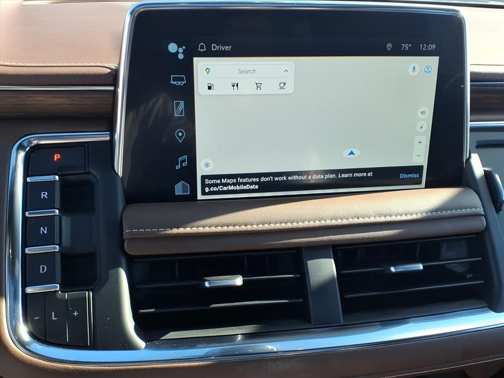 2022 Chevrolet Suburban High Country photo 3