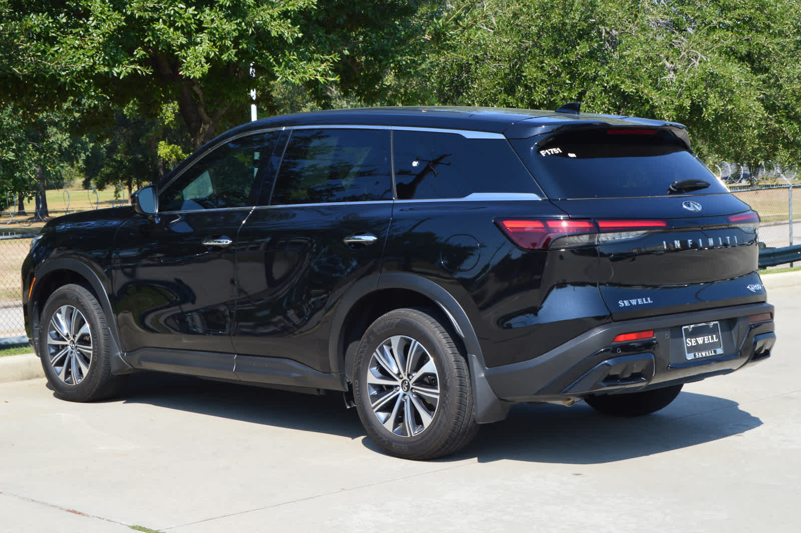 2025 Infiniti QX60 Pure photo 6