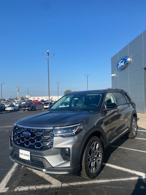 2025 Ford Explorer Platinum photo 3