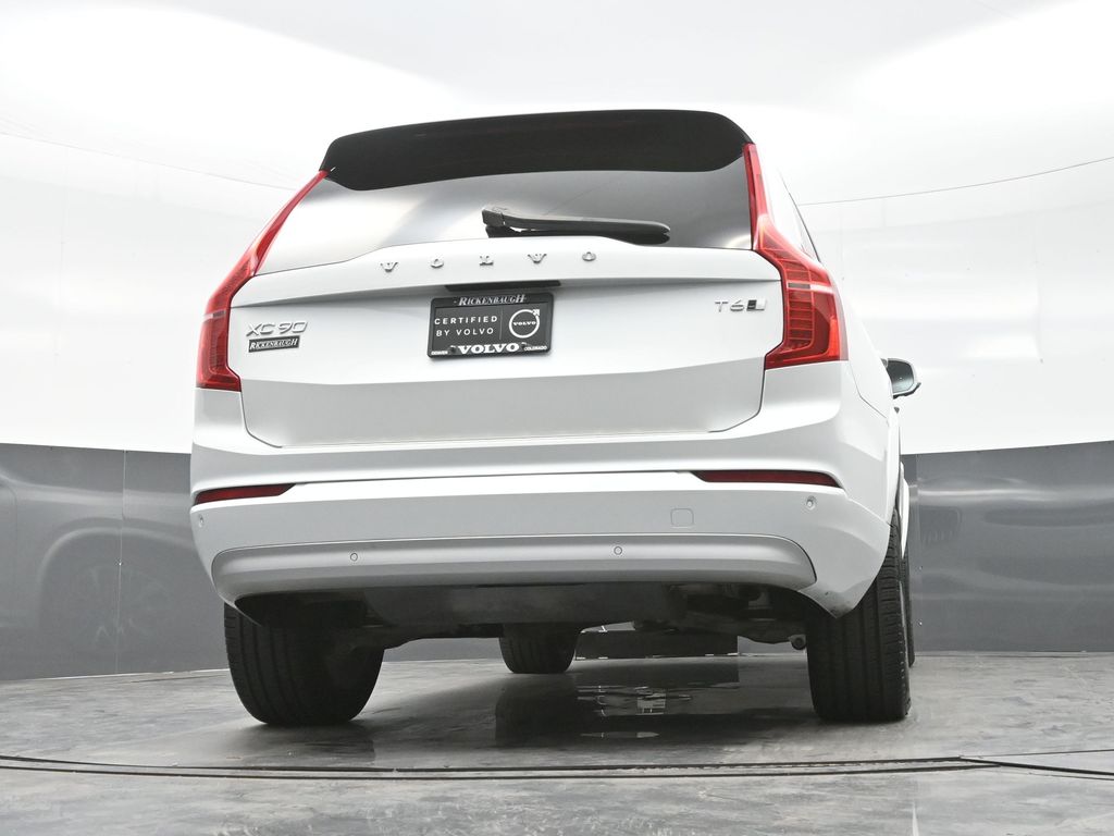 2022 Volvo XC90 T6 Momentum photo 21