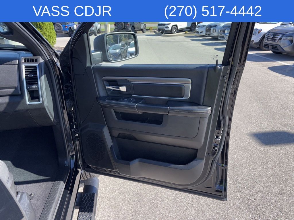 2023 Ram 1500 SLT photo 30