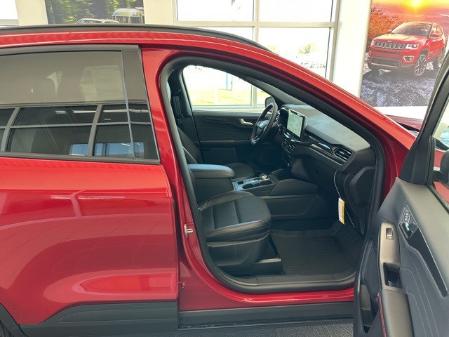 2025 Ford Escape ST-Line photo 27