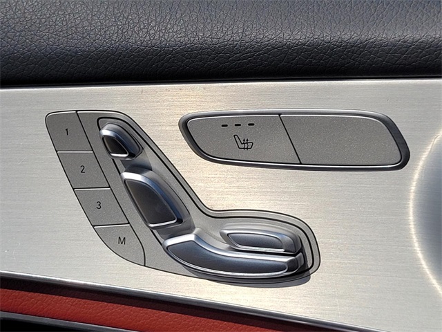 2022 Mercedes Benz GLC 300 photo 21