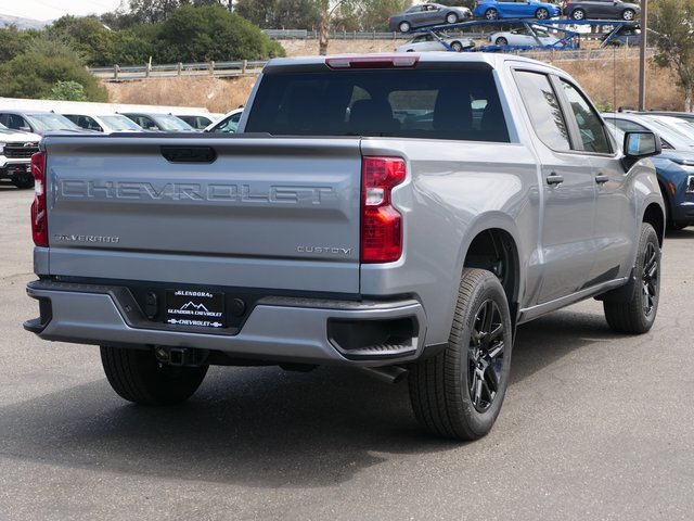 2025 Chevrolet Silverado 1500 Custom photo 3