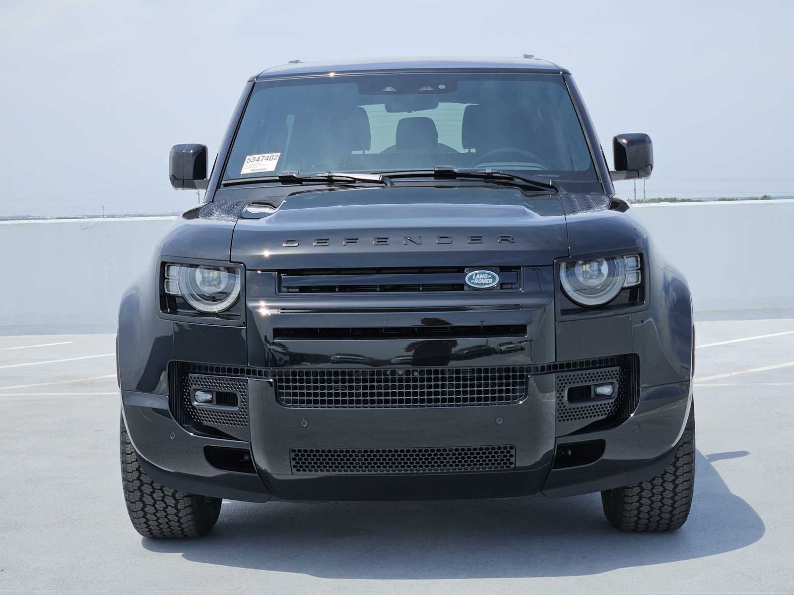 2025 Land Rover Defender 90 X-Dynamic SE photo 2