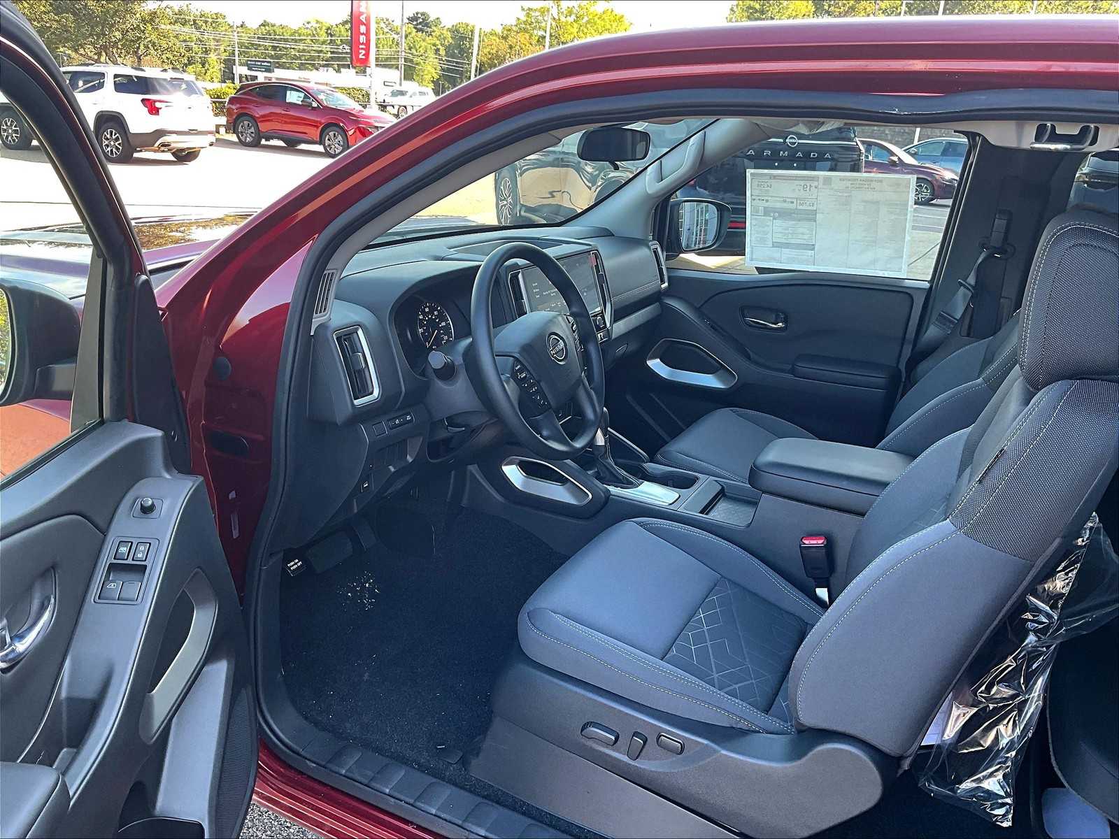 2025 Nissan Frontier SV photo 6