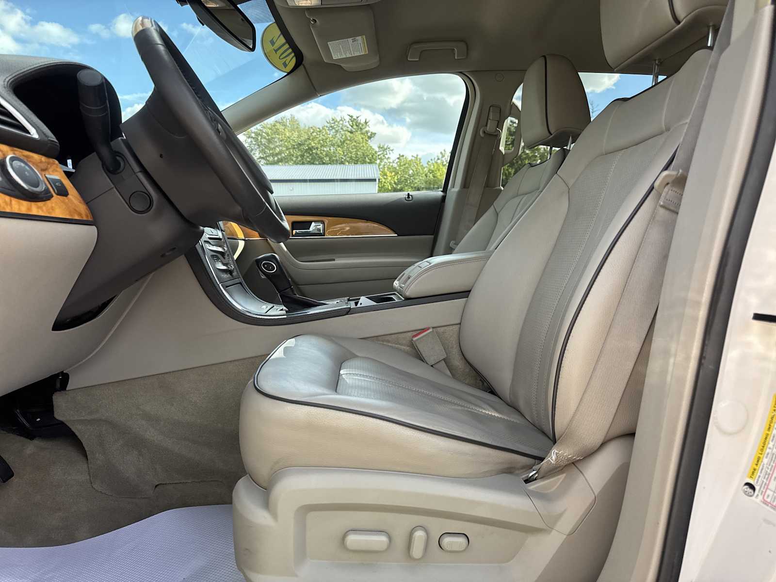 2012 Lincoln MKX photo 17