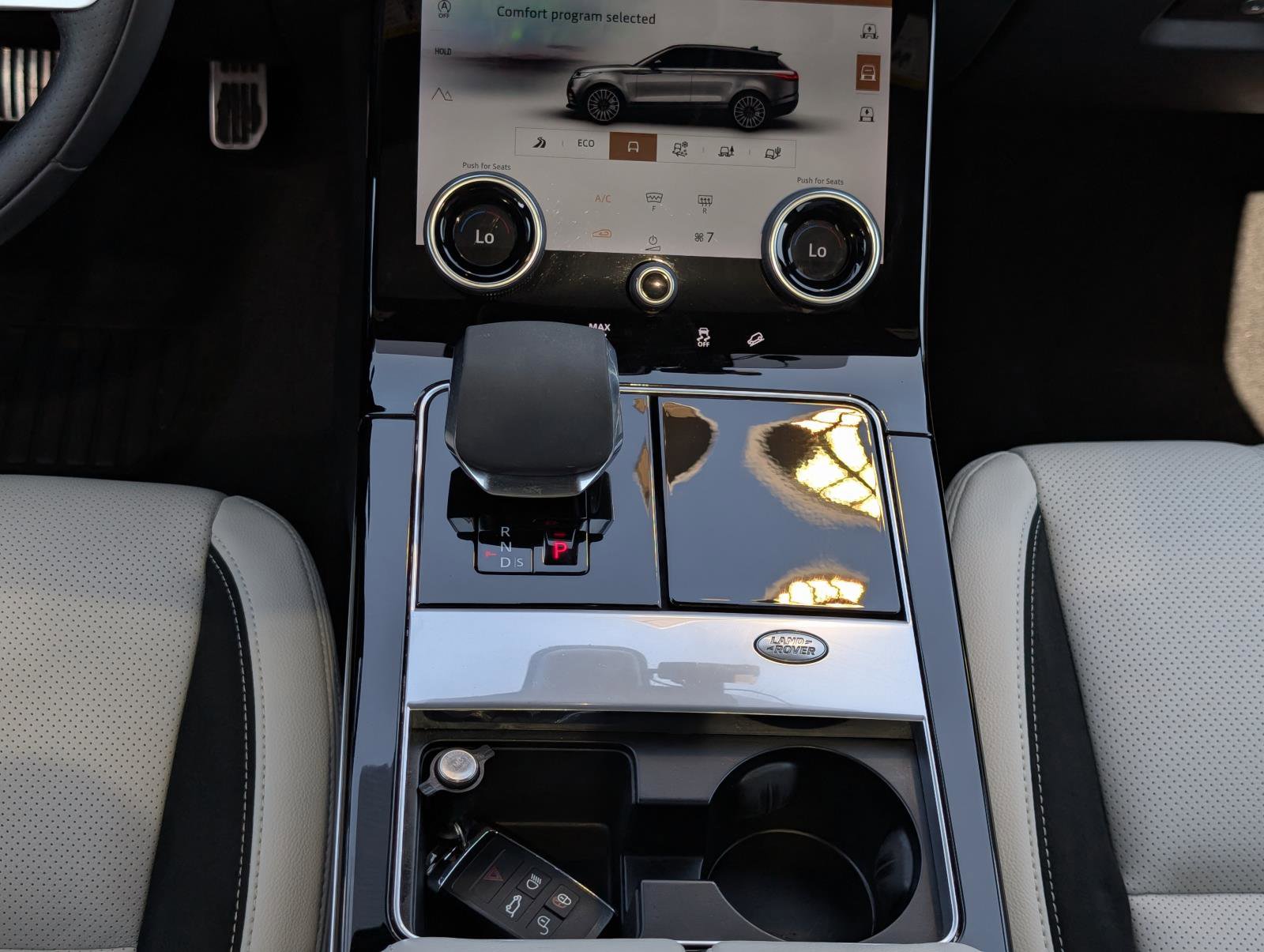 2021 Land Rover Range Rover Velar P340 R-Dynamic S photo 31