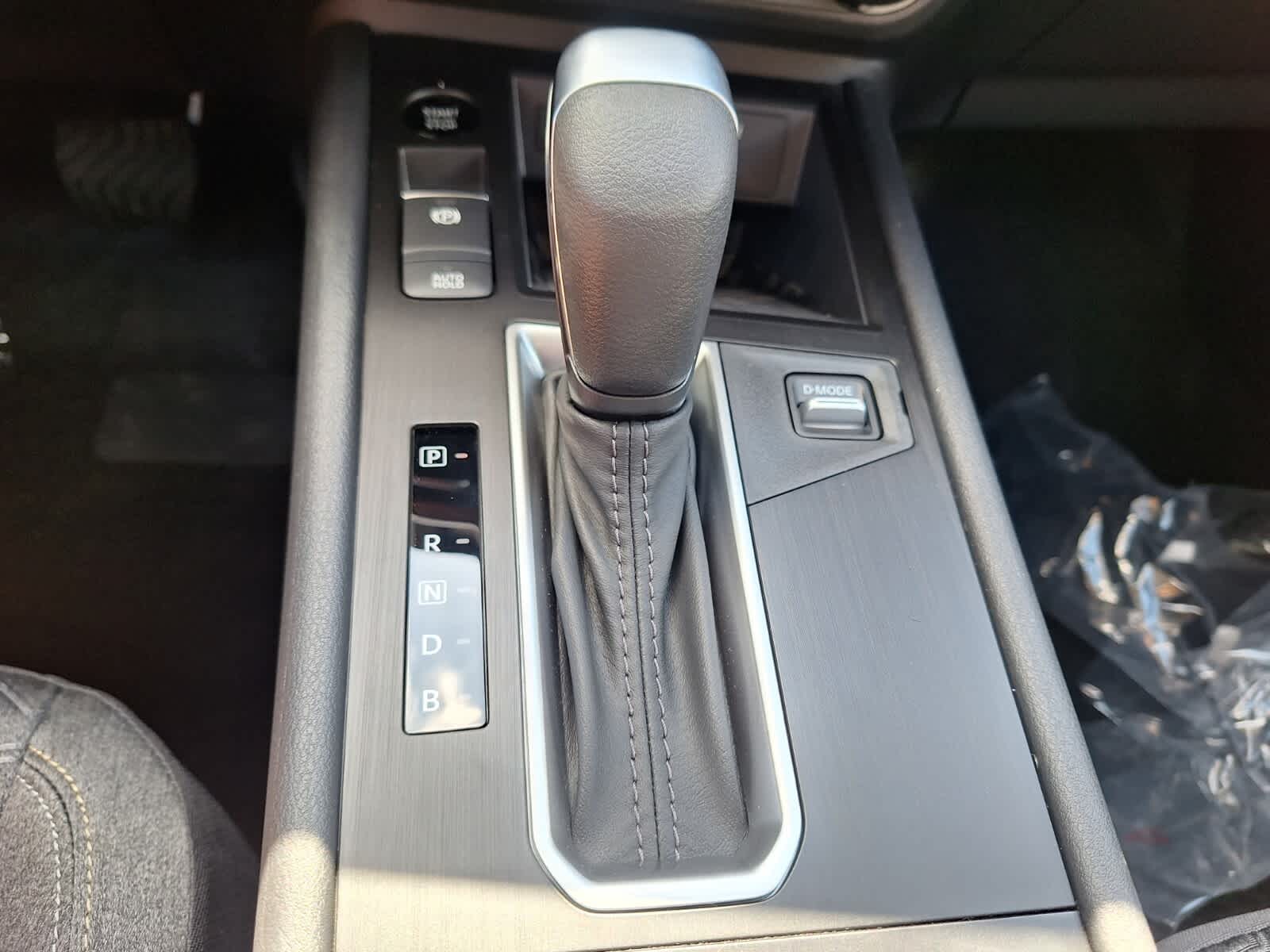 2026 Nissan Kicks SV photo 17