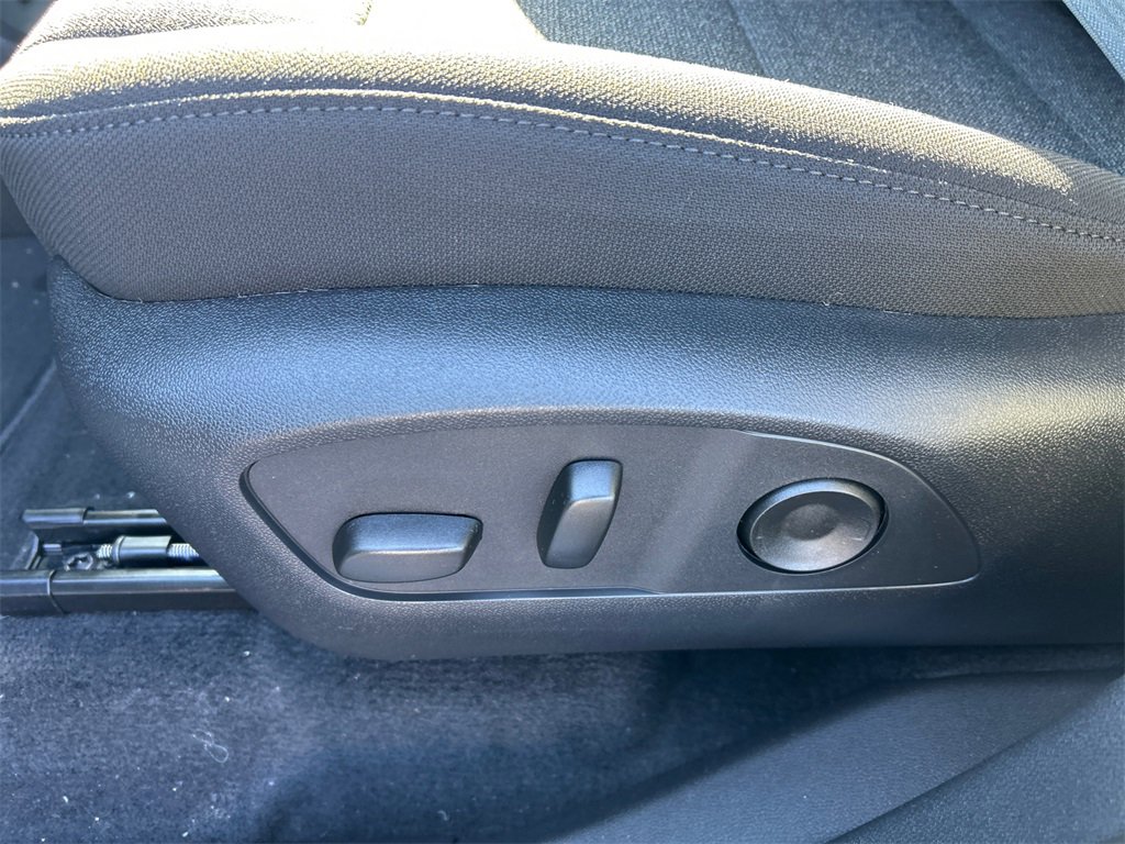 2026 GMC ACADIA - Image 16