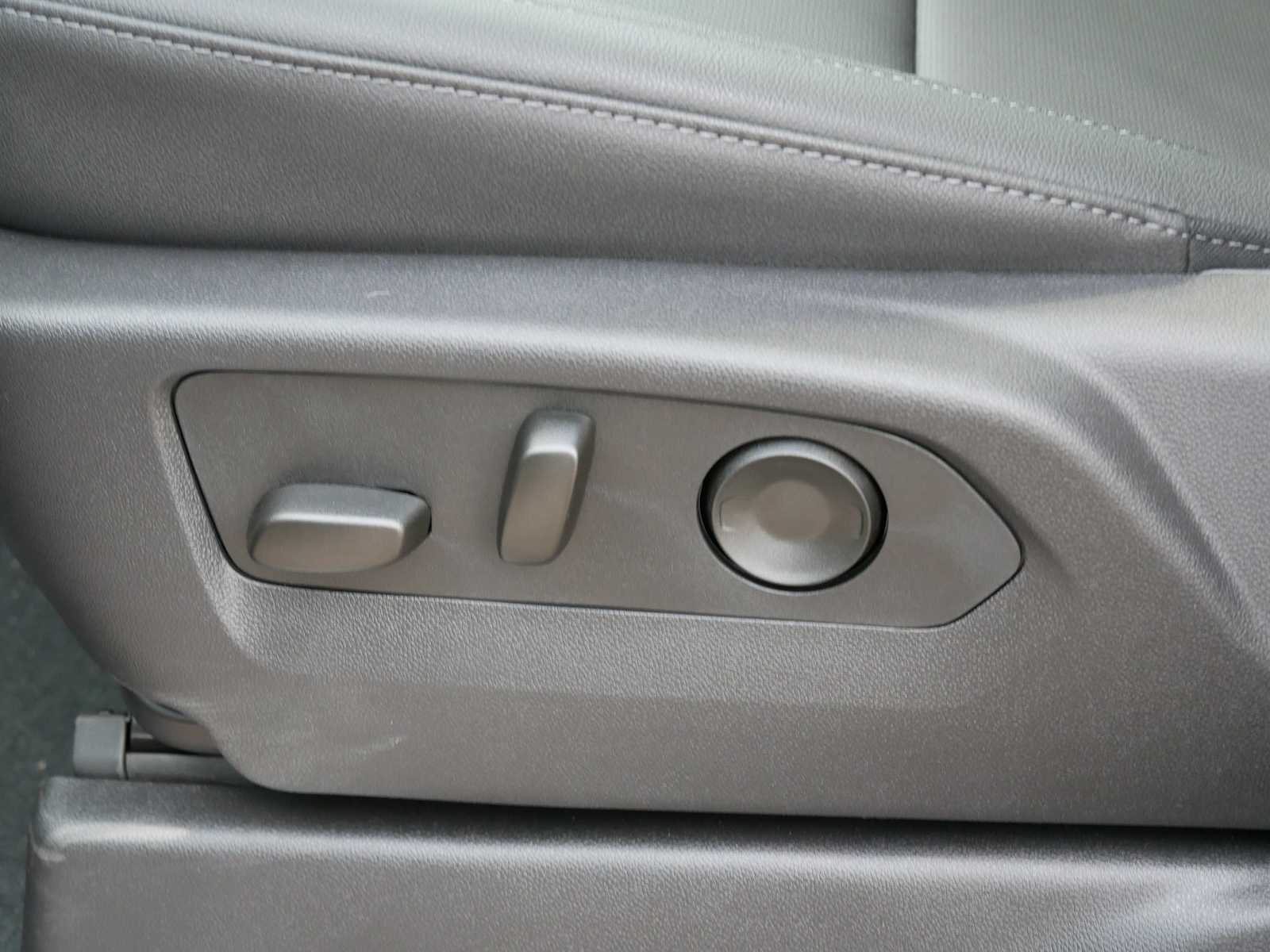 2025 Gmc Sierra SLT photo 17