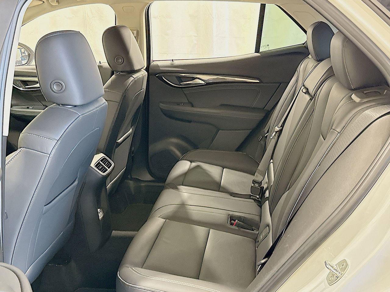 2023 Buick Envision Essence photo 21
