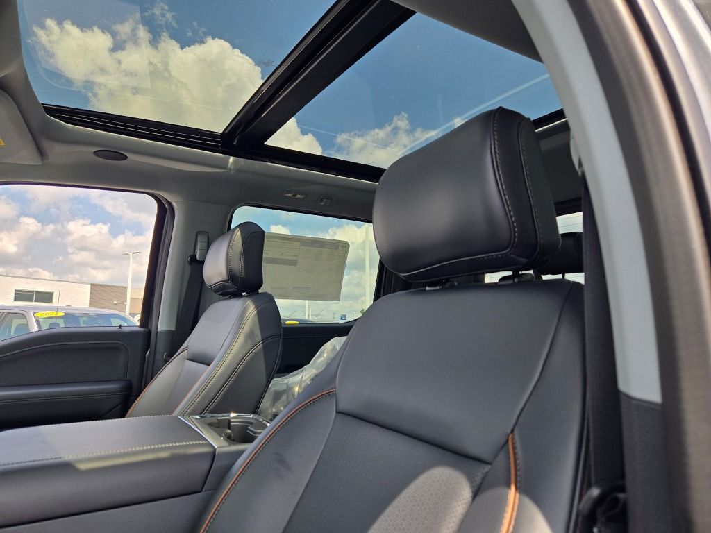 2025 Ford F-250 Lariat photo 21