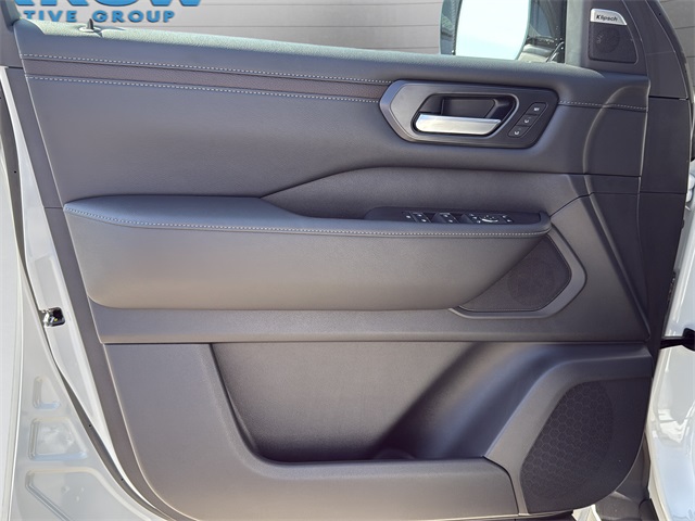 2025 Nissan Armada SL photo 23