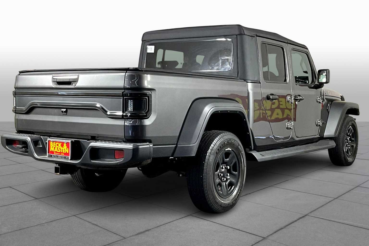 2022 Jeep Gladiator Sport photo 11