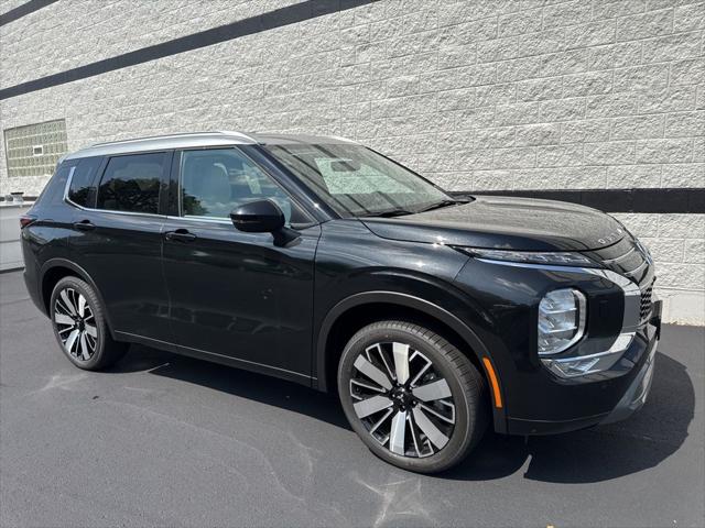 2025 Mitsubishi Outlander SEL Platinum Edition's photo