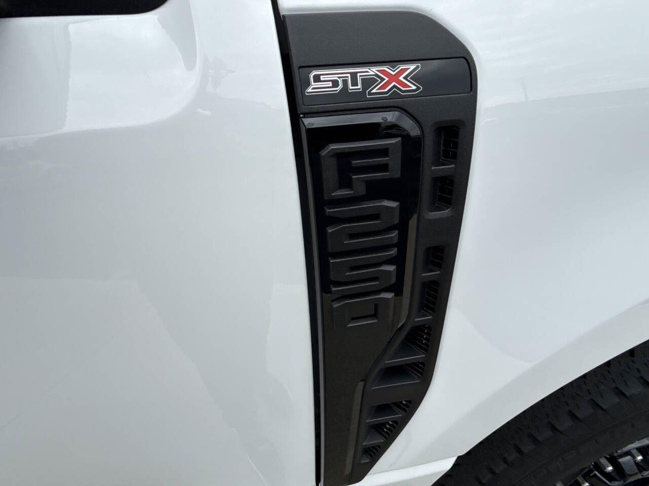 2023 Ford F-250 XL photo 10