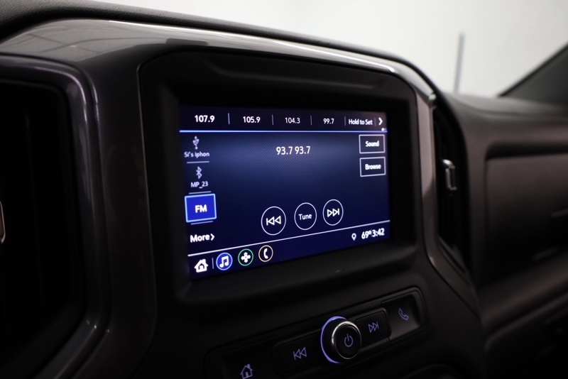 2020 Chevrolet Silverado 1500 Custom photo 17
