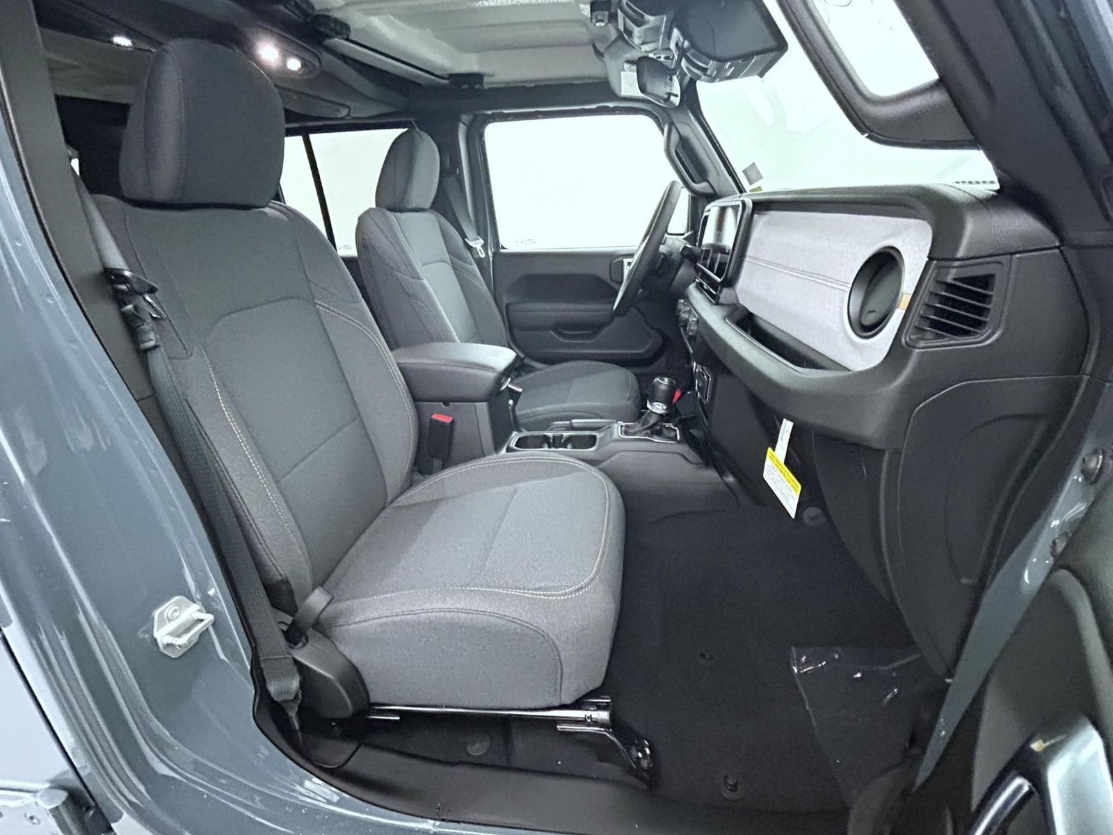 2025 Jeep Wrangler Sport S photo 15