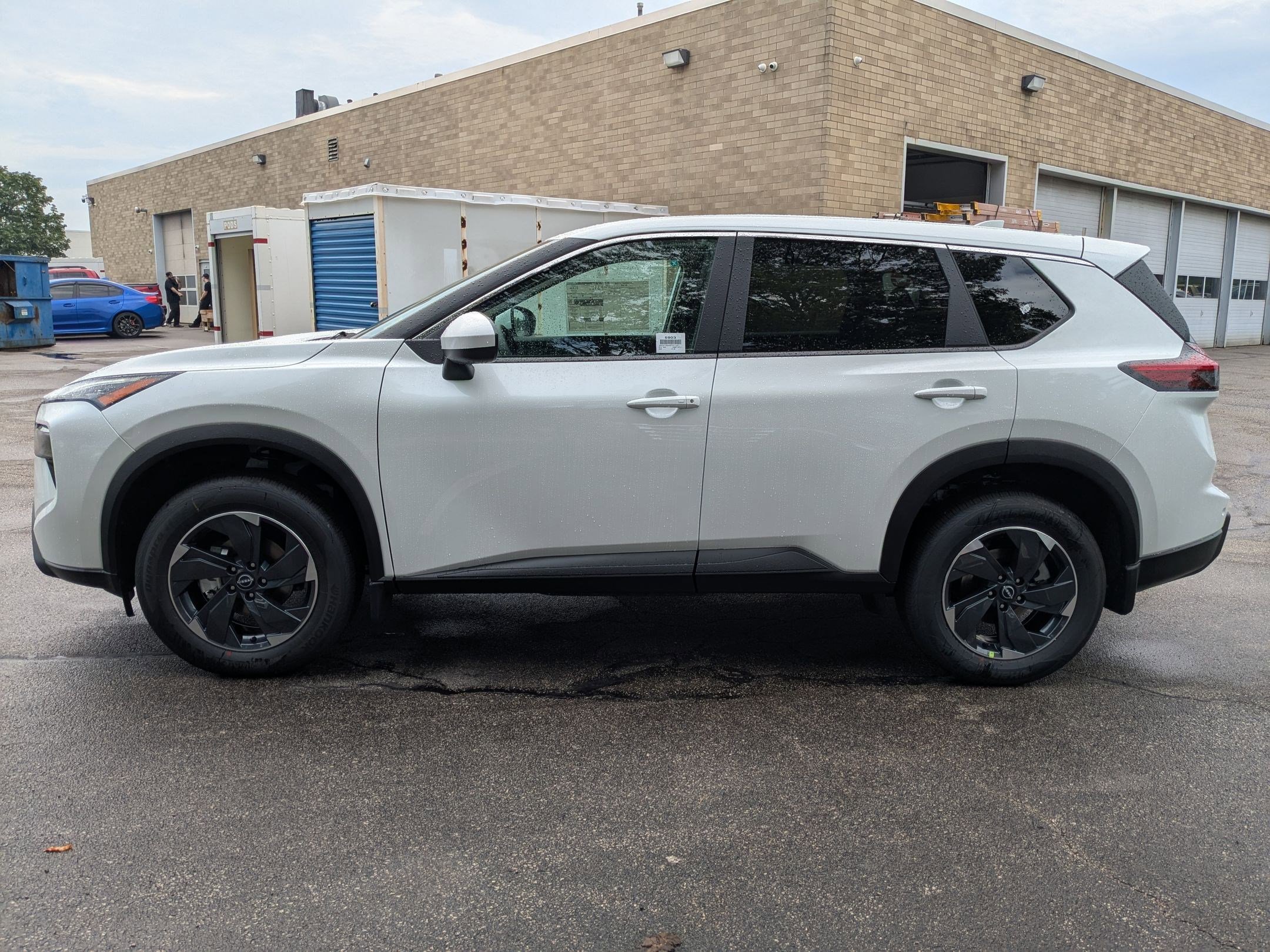2025 Nissan Rogue SV photo 9